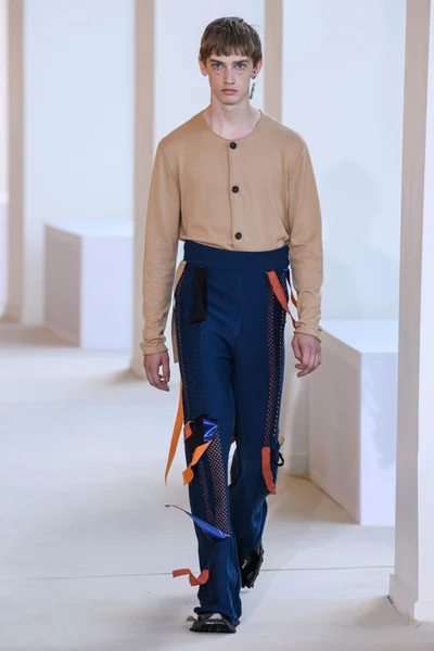 Look 34